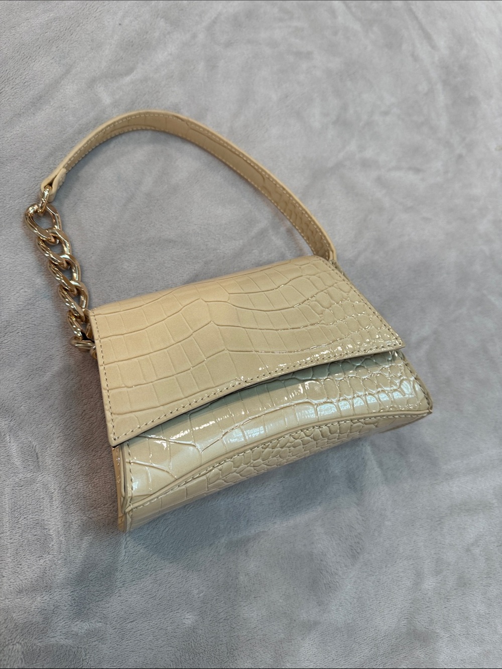 Cream Croc-Textured Shoulder Bag with Chain Accent